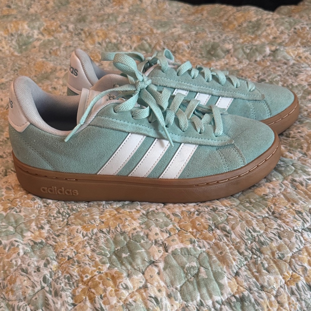 Adidas VL Court Light Blue Sneakers W size 7 1/2